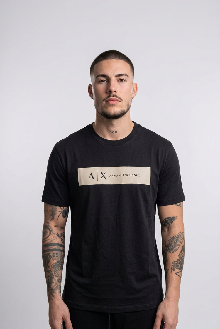 Camiseta Armani Exchange logo en caja negra