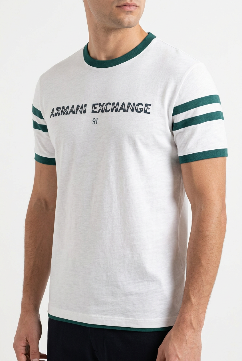 Camiseta Armani Exchange blanca con ribetes verdes