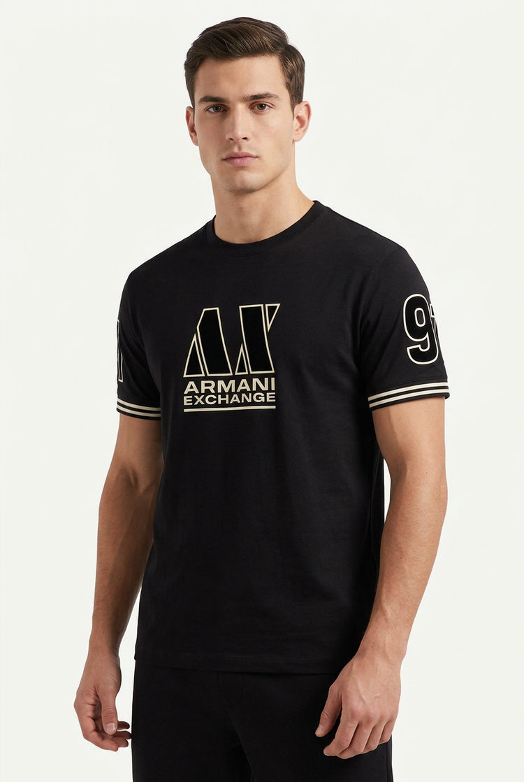 Camiseta Armani Exchange negra AX contorno
