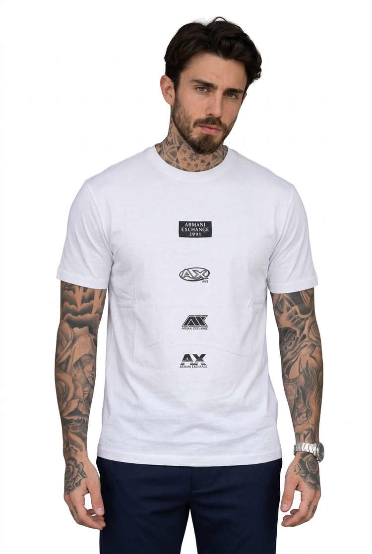Camiseta Armani Exchange blanca con logos verticales