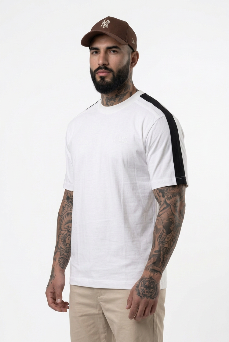 Camiseta Armani Exchange blanca con bandas en hombros