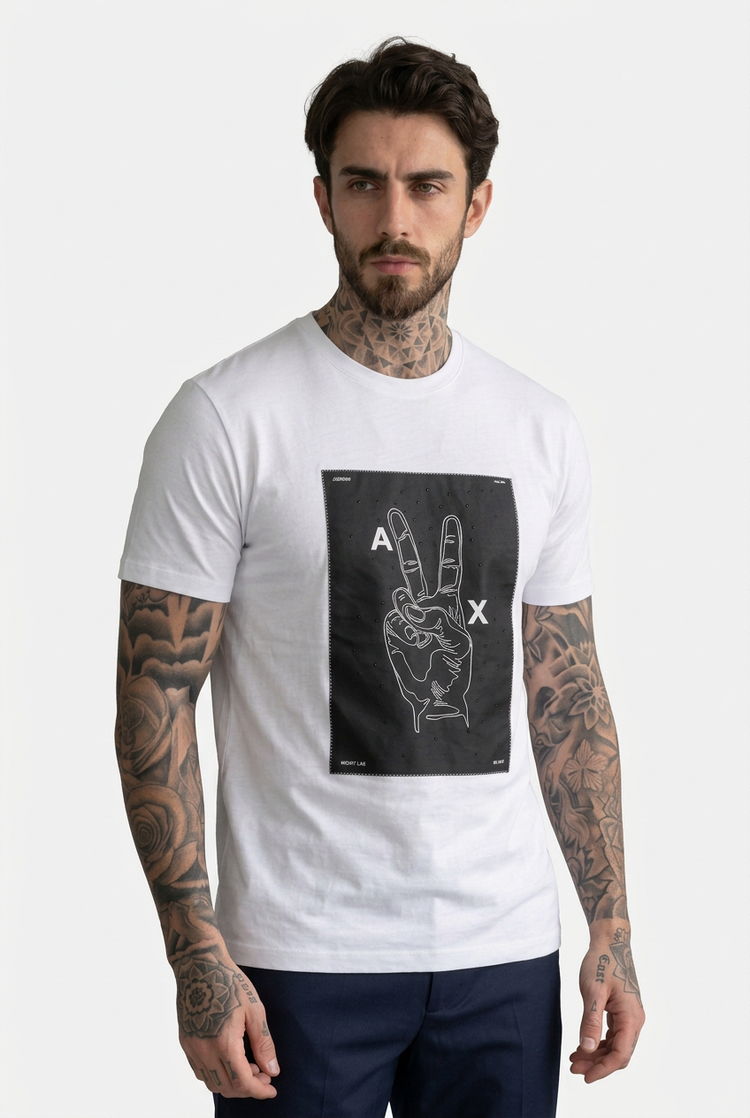 Camiseta Armani Exchange blanca con mano peace